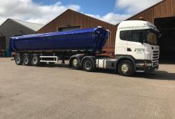 Montracon<br>Half Pipe Tipping Trailer