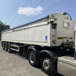 FRUEHAUF TRI AXLE