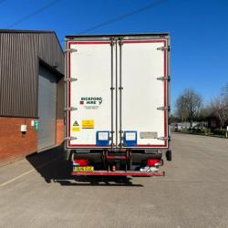 MAN CURTAIN SIDER