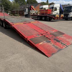 MONTRACON TRI AXLE TRAILER