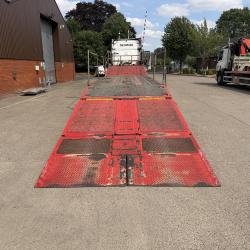 MONTRACON TRI AXLE TRAILER
