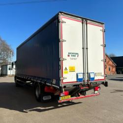 MAN CURTAIN SIDER