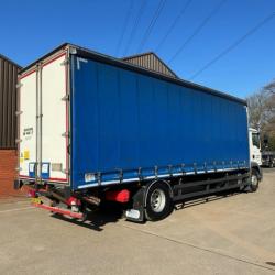 MAN CURTAIN SIDER