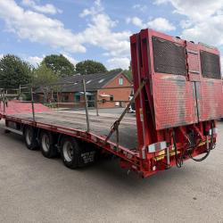 MONTRACON TRI AXLE TRAILER