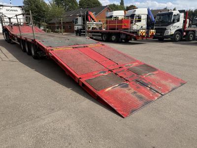 MONTRACON TRI AXLE TRAILER