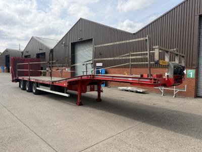 MONTRACON TRI AXLE TRAILER
